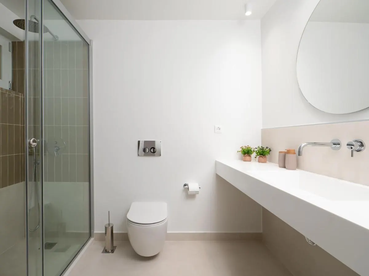 The H Experience - Eclectic Spacious Apartment Near Venetian Castle - 1 Héraklion