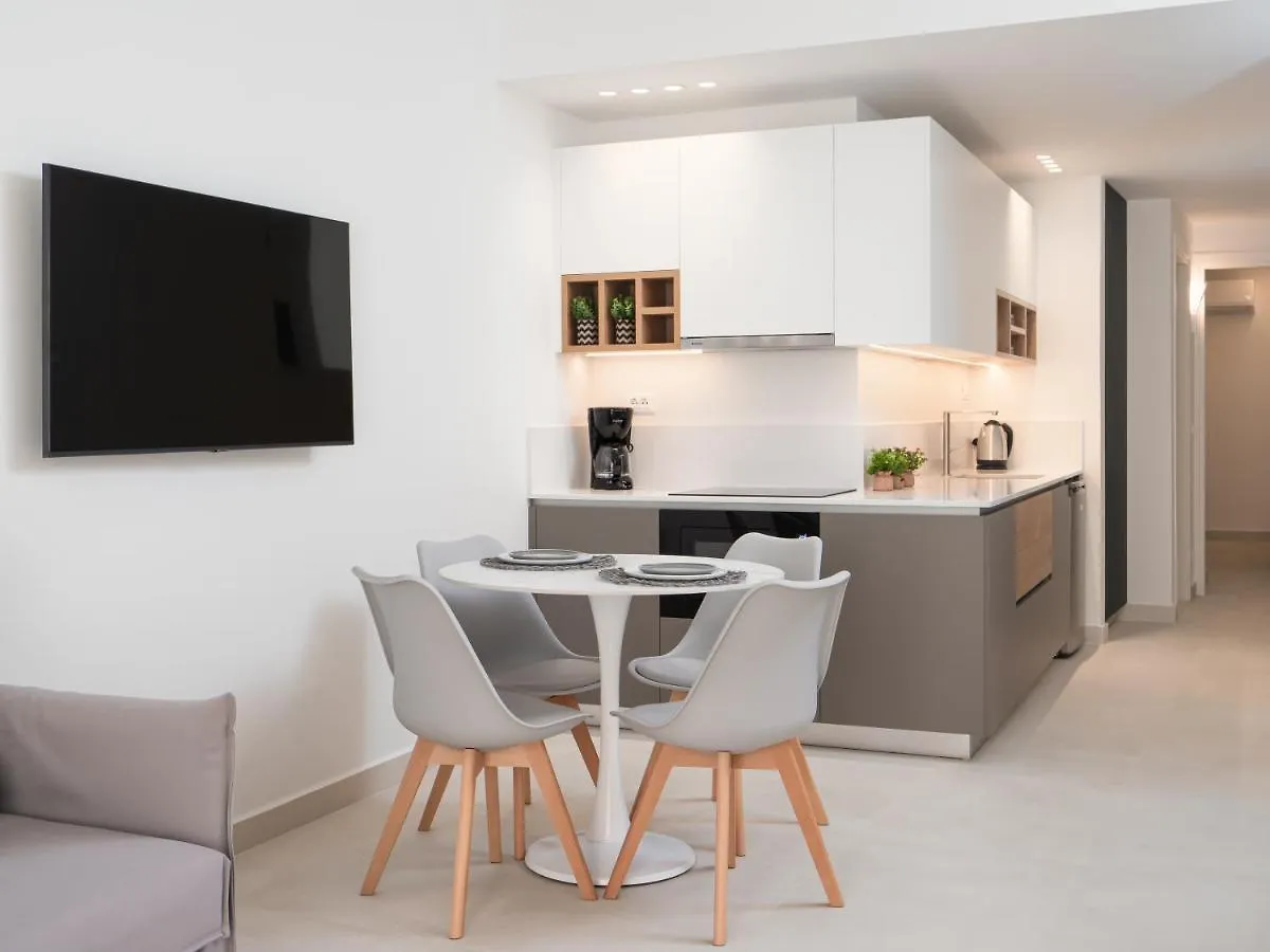 The H Experience - Eclectic Spacious Apartment Near Venetian Castle - 1 Heraklion