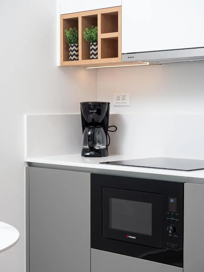 The H Experience - Eclectic Spacious Apartment Near Venetian Castle - 1 Héraklion
