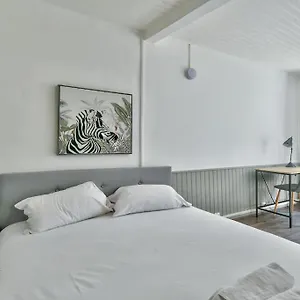 https://superbe-t2-2-min-pied-de-la-conception.fr-provencehotel.com