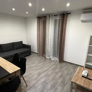 https://superbe-t3-climatis-avec-balcon-parking-gratuit.fr-provencehotel.com